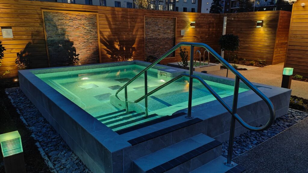 Spa Garden Hydrotherapy Pool